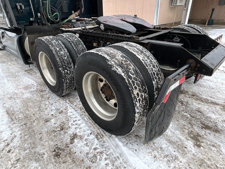 2020-kenworth-t680-image-15