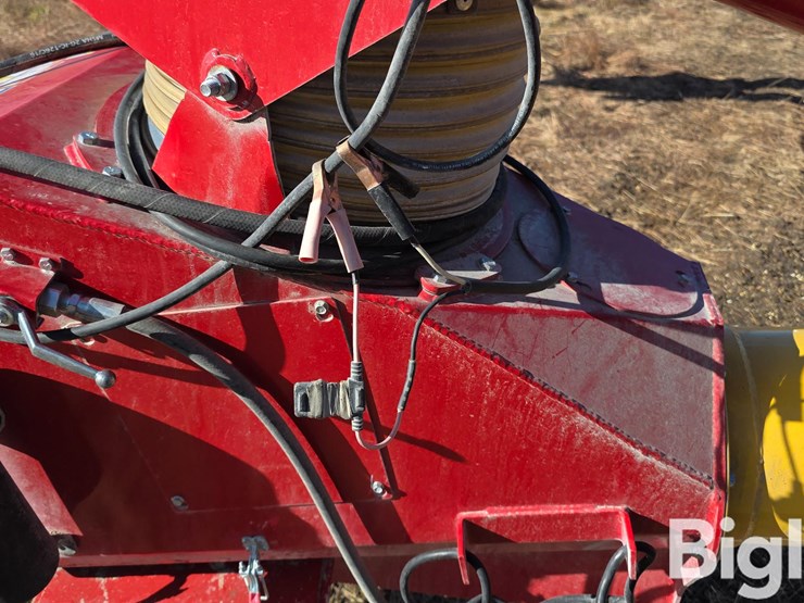 westfield-mkk-100-63-grain-auger-w/swing-hopper-image-16