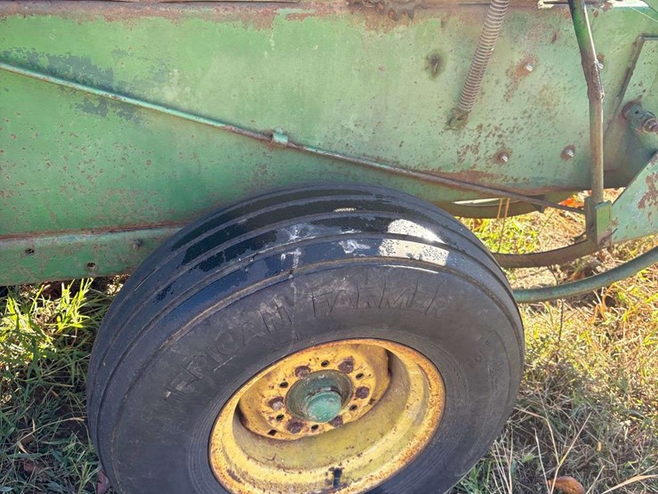 john-deere-336-image-14