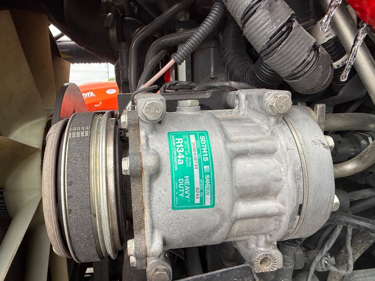 massey-ferguson-4709-image-59