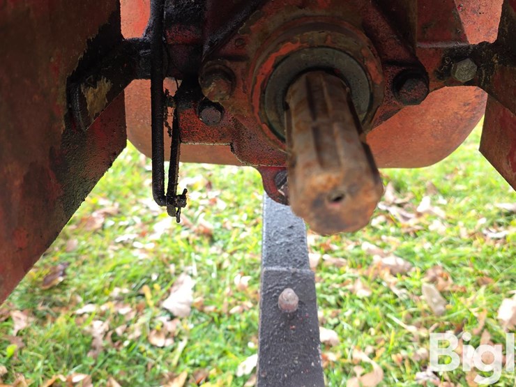 1951-farmall-m-2wd-tractor-image-10