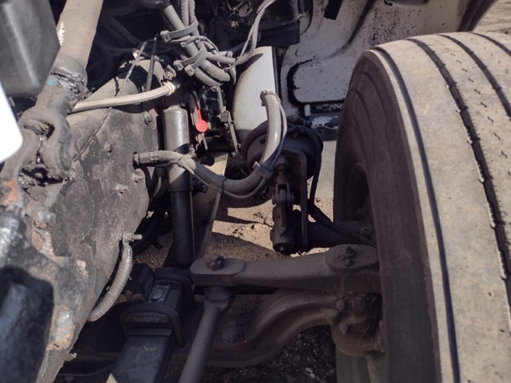 peterbilt-335-image-20