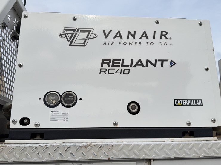 international-durastar-4400-image-13