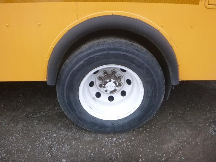 2004-ford-e450-image-17