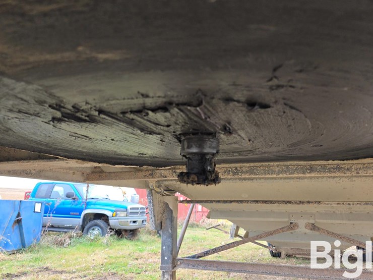 neville-trailer-image-10