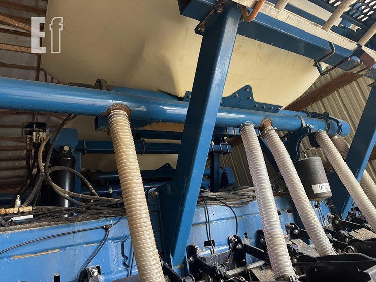 2009-kinze-3700sds-image-16