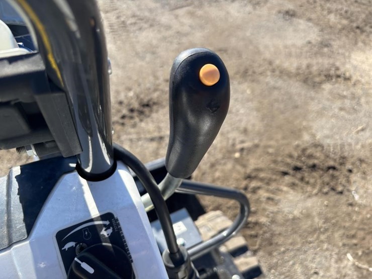 2022-bobcat-e10e-hydraulic-excavator-image-35