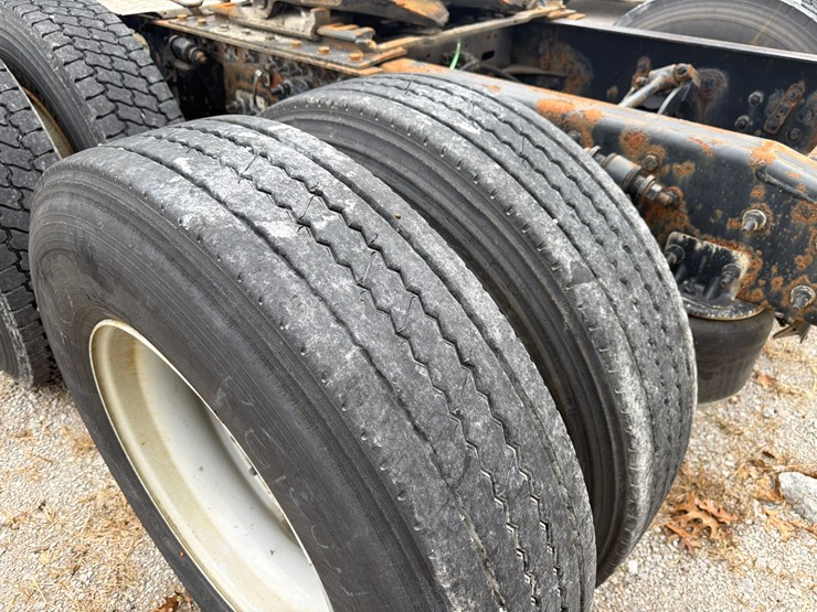 #29767-•-2018-freightliner-cascadia-tandem-axle-truck-tract-image-8