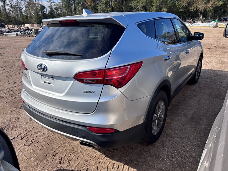 2016-hyundai-santa-fe-image-4