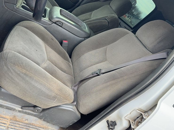 2003-chevrolet-3500-image-16