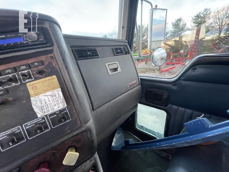 2004-kenworth-t800-image-38