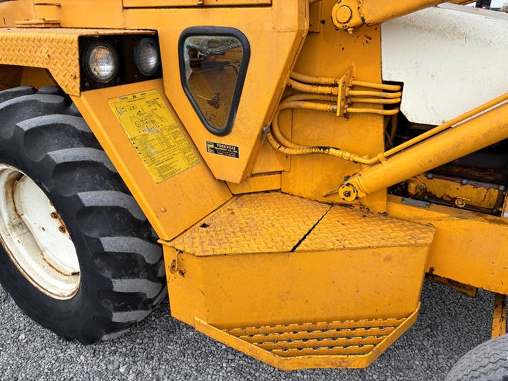 case-ih-3400-image-18