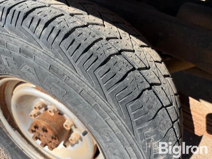 2000-gmc-c3500-2wd-service-truck-image-19