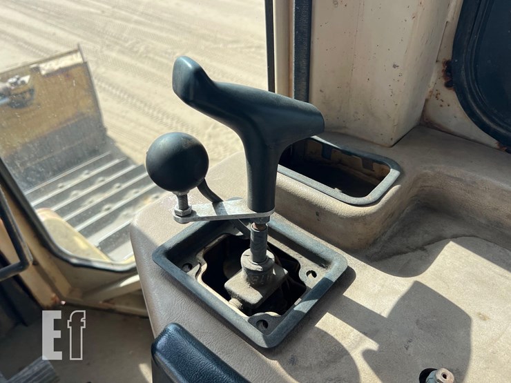 caterpillar-d6m-image-32