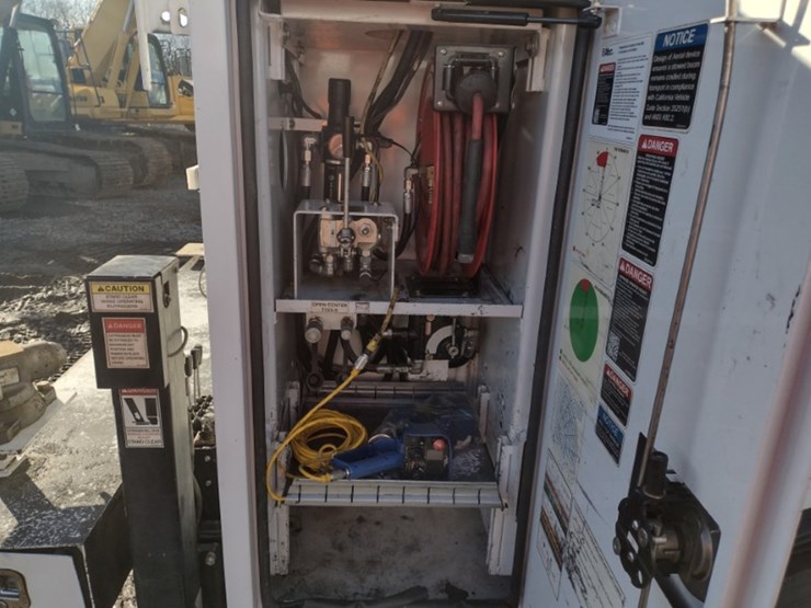 20-ford-f550-image-33