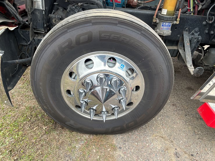 #1043-•-2009-freightliner-semi-(wi-title-in-delay)-image-83