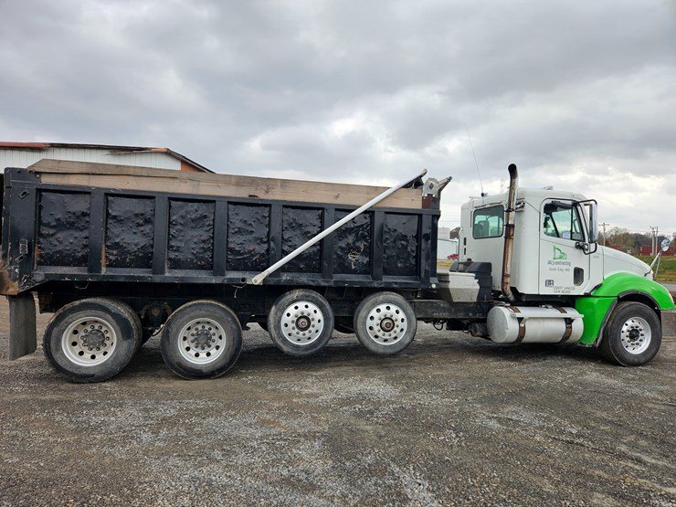 freightliner-columbia-120-image-23