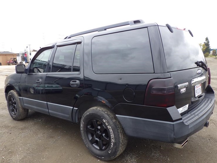 2011-ford-expedition-image-4