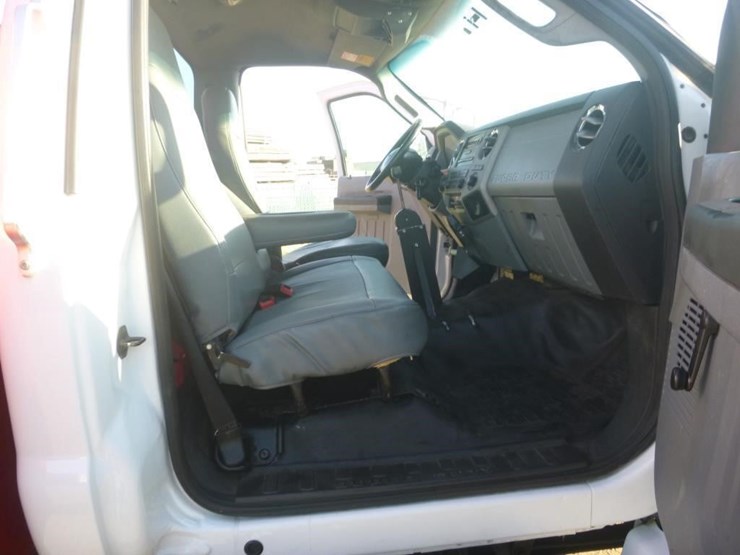 2013-ford-f650-image-14