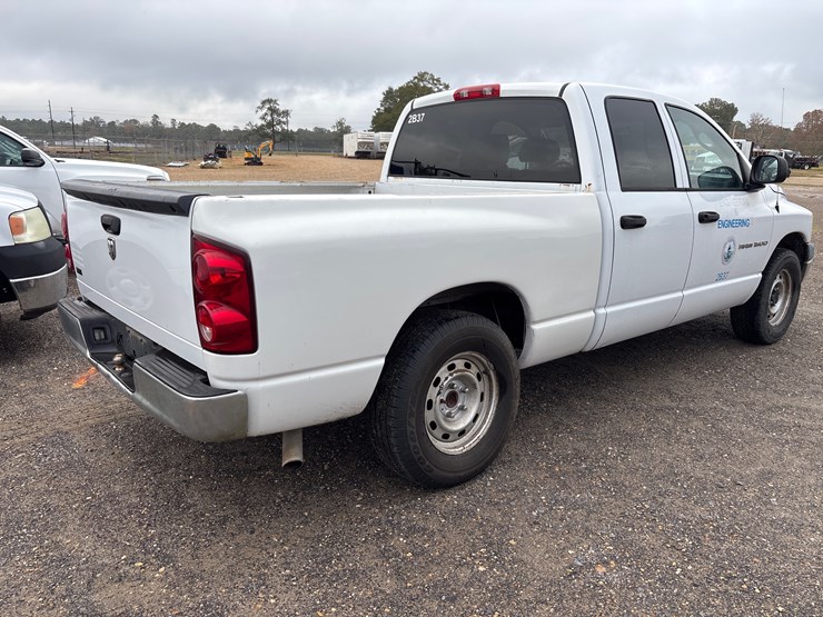 2007-dodge-ram-1500-image-3