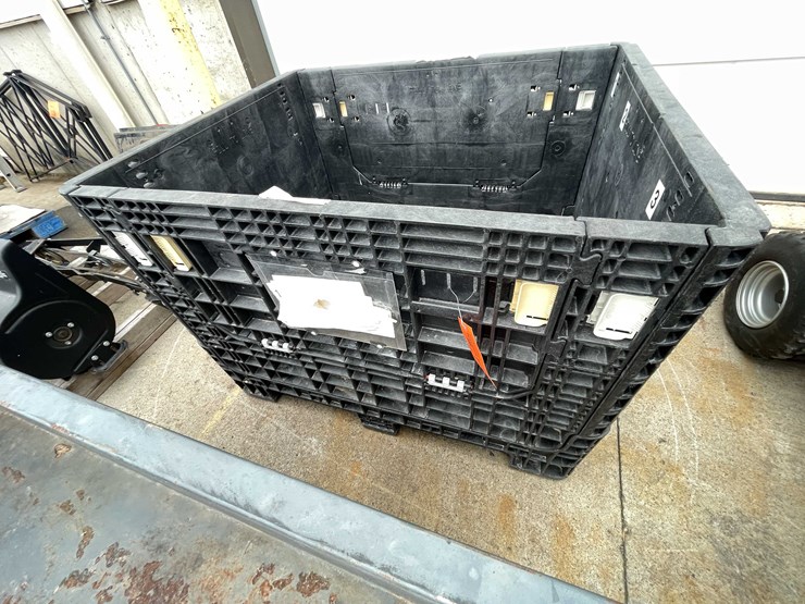 #6101-•-black-plastic-folding-pallet-bin-(door-04)-image-7