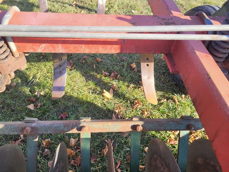 brillion-9-shank-soil-saver-image-29