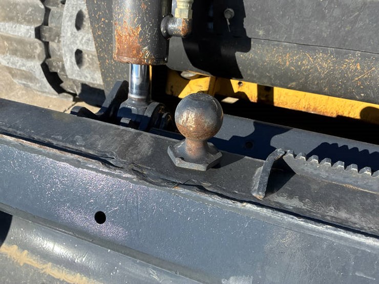 new-holland-c334-image-14