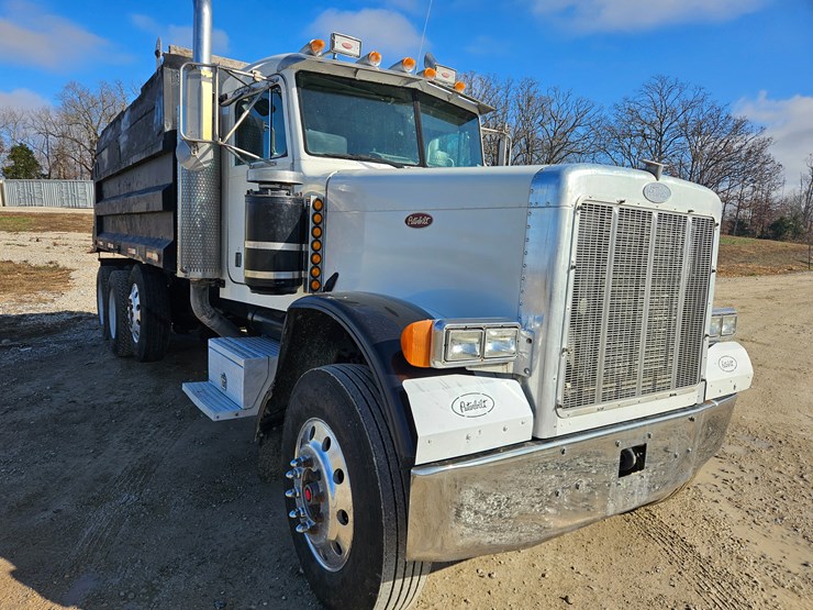peterbilt-379-image-25