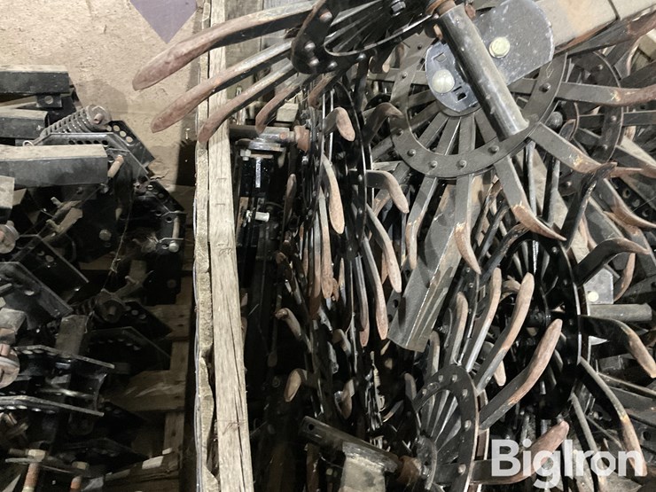 hiniker-spiked-rolling-rotary-hoe-attachment-image-19