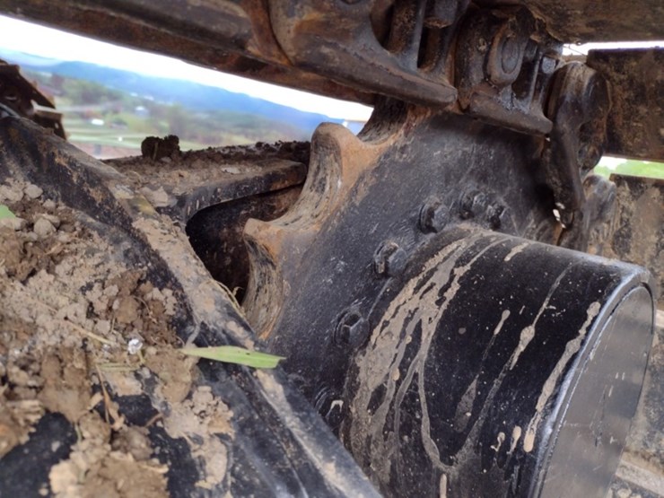 caterpillar-307.5-image-28