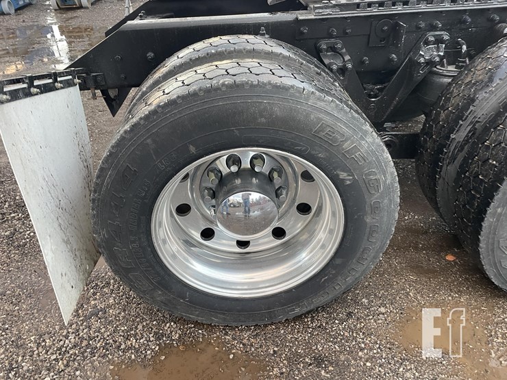 2004-kenworth-t800-image-12