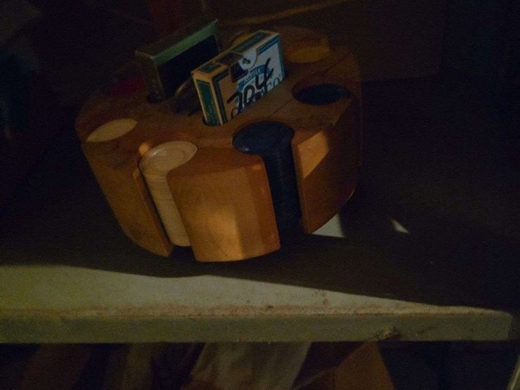 playing-chips,-old-radio,-lamp,-misc.-shelf-not-included-image-3
