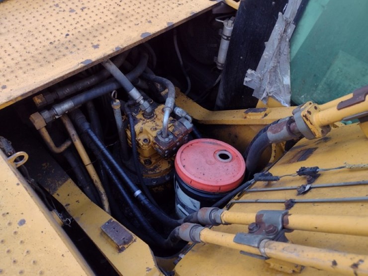 caterpillar-325d-image-43