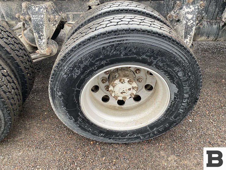 1993-freightliner-fld120-image-35