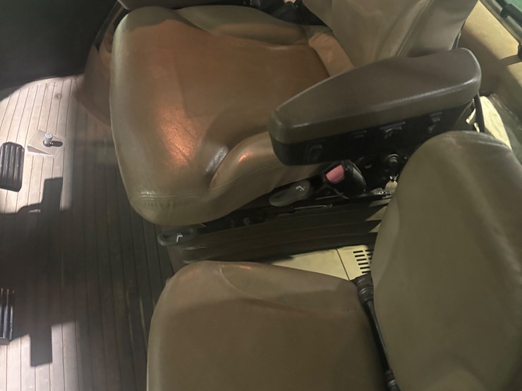 2016-john-deere-9470r-image-15