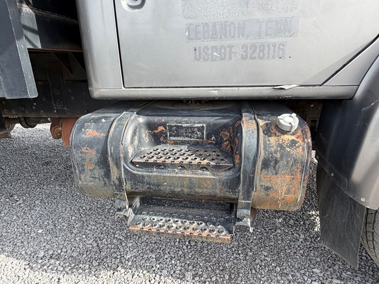 international-4700-image-13