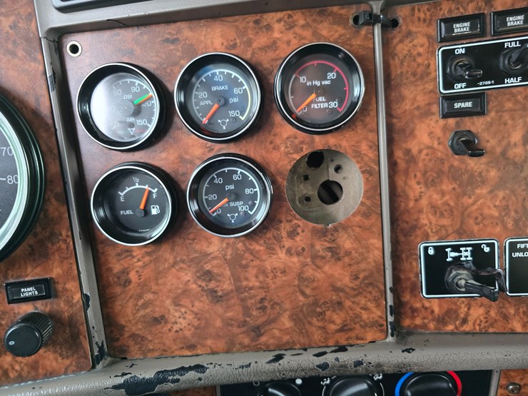 kenworth-t800-image-65