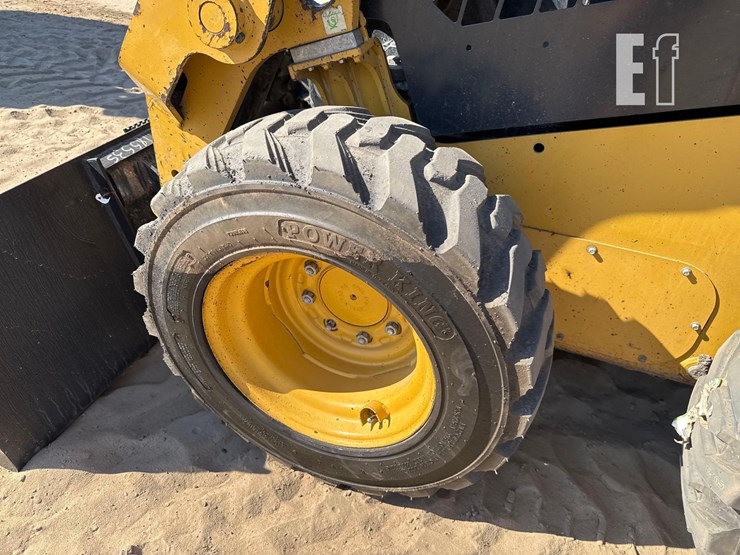 2019-caterpillar-226d-image-9