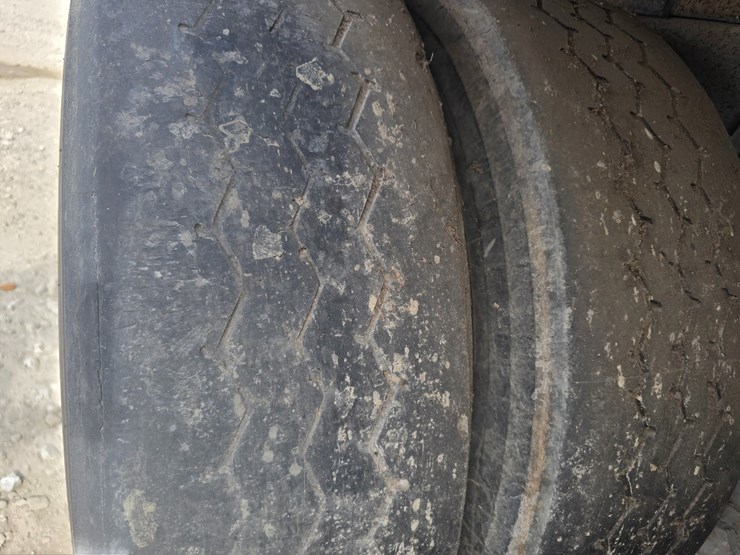 2003-peterbilt-320-image-90