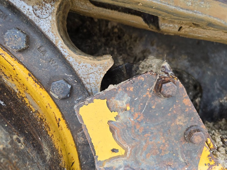 caterpillar-953d-image-67