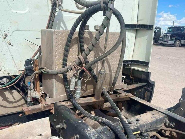 2014-international-prostar-image-3