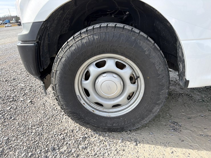 2019-ford-f150-xl-image-10