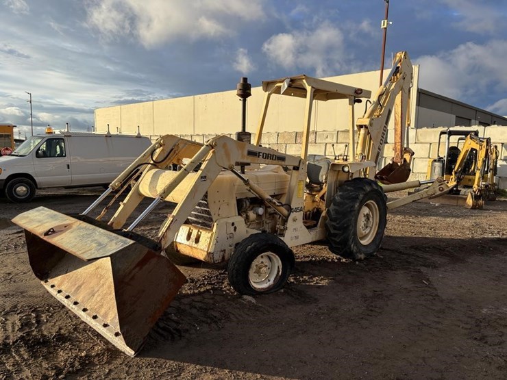 1975-ford-445a-image-1