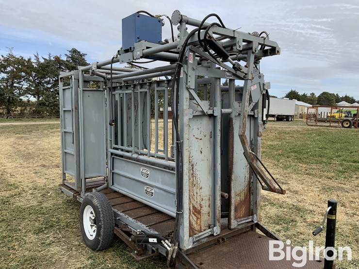 pearson-portable-hydraulic-squeeze-chute-image-15