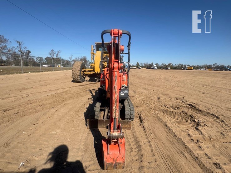 2016-kubota-k008-3-image-3