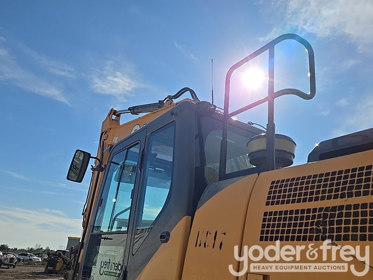 2021-case-cx210-lc-image-174