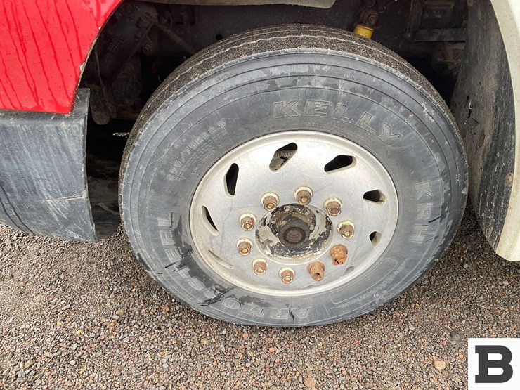 1993-freightliner-fld120-image-13