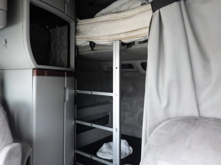 volvo-vnl780-image-26