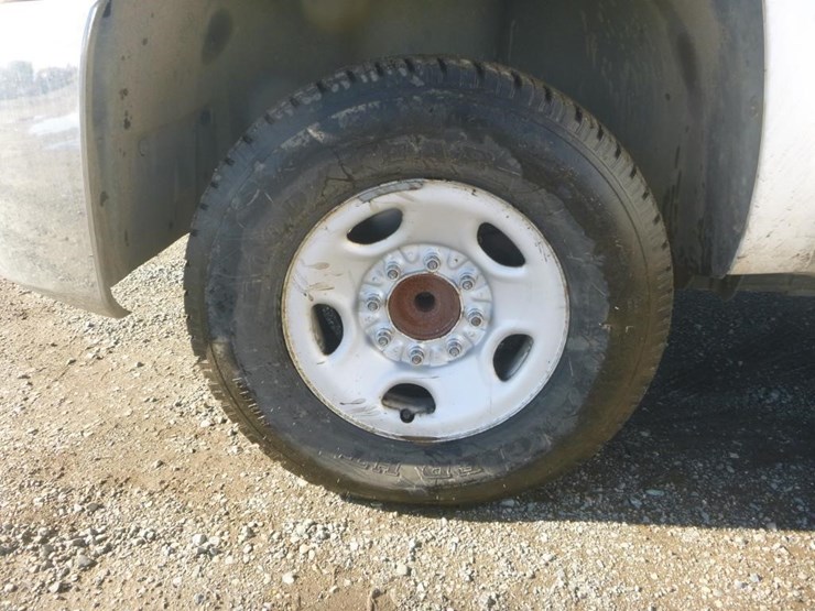 2009-chevrolet-2500-image-15