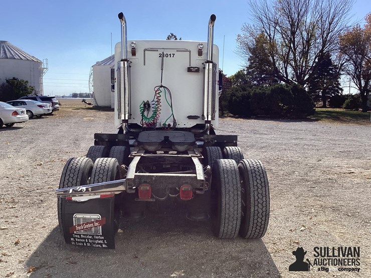 2005-freightliner-columbia-120-image-6